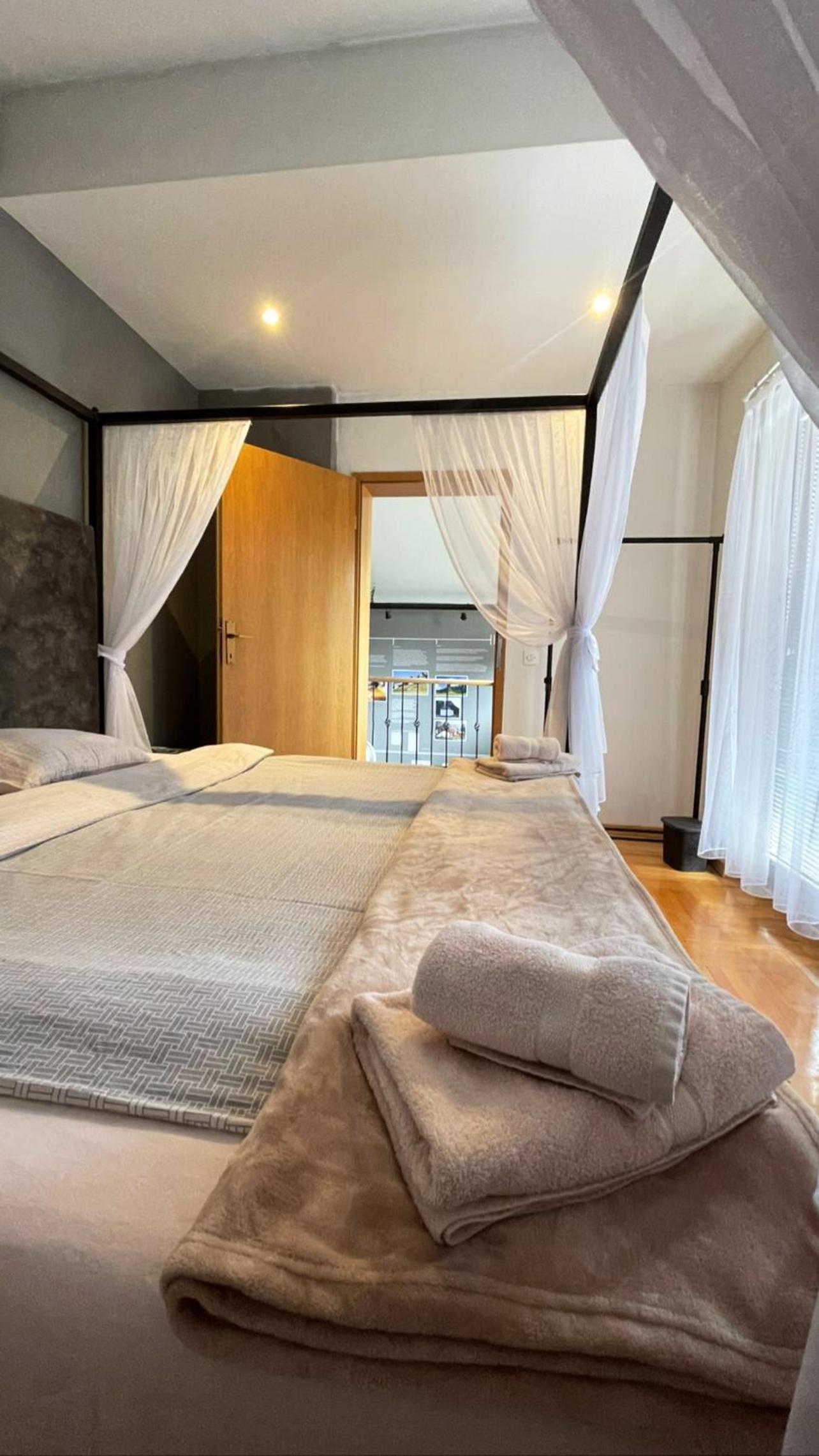Town hostel, photo 17