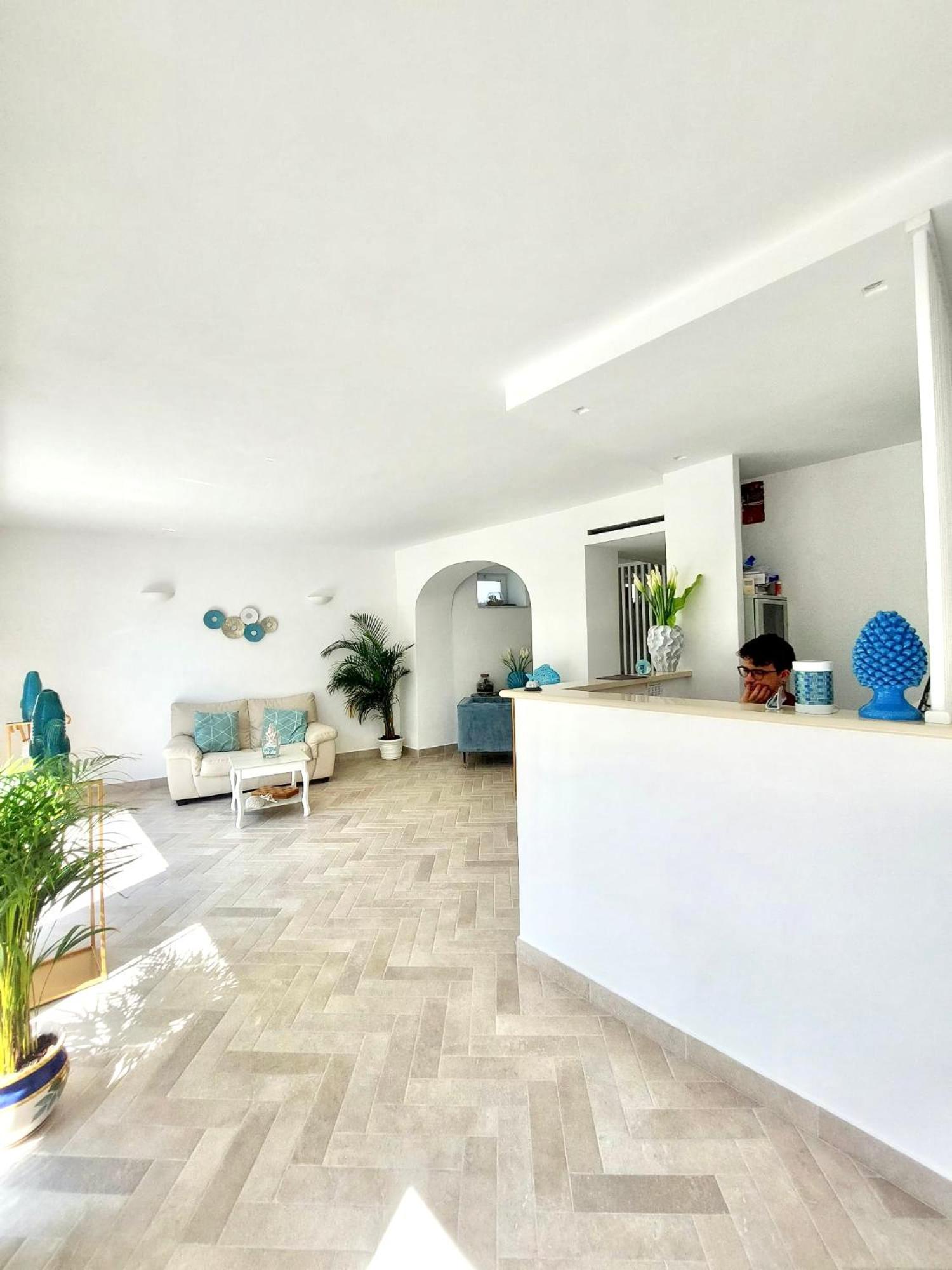 Hotel Guarracino - Image 1