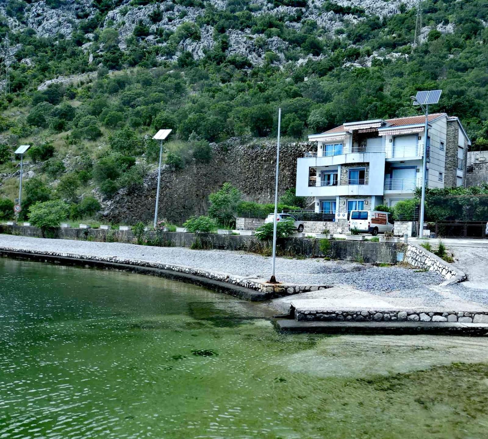 Ariya mare apartman Risan Montenegro, na plaži