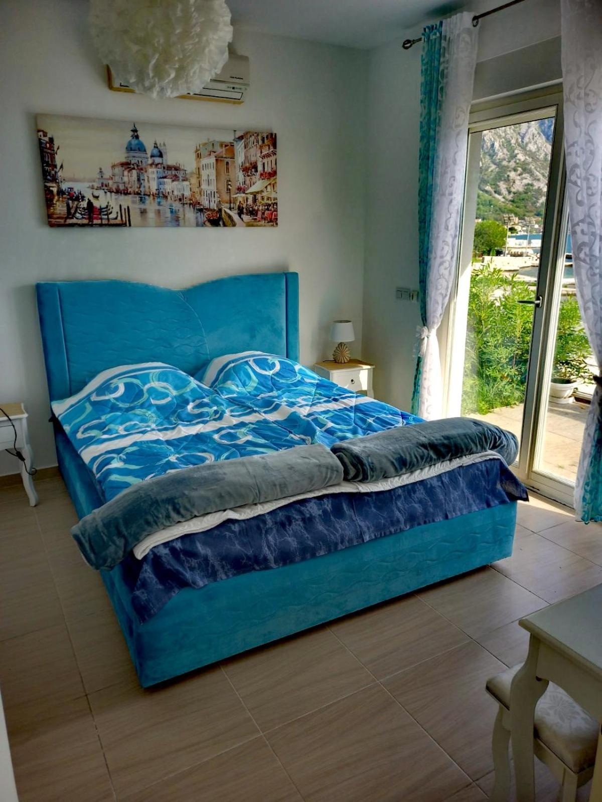 Ariya mare apartman Risan Montenegro, na plaži view 4