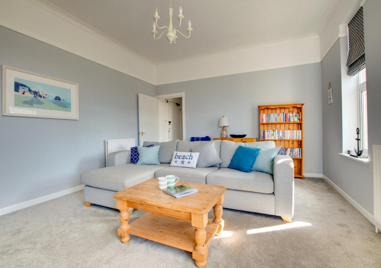 3 Bed in Swanage oc-wy520 view 3