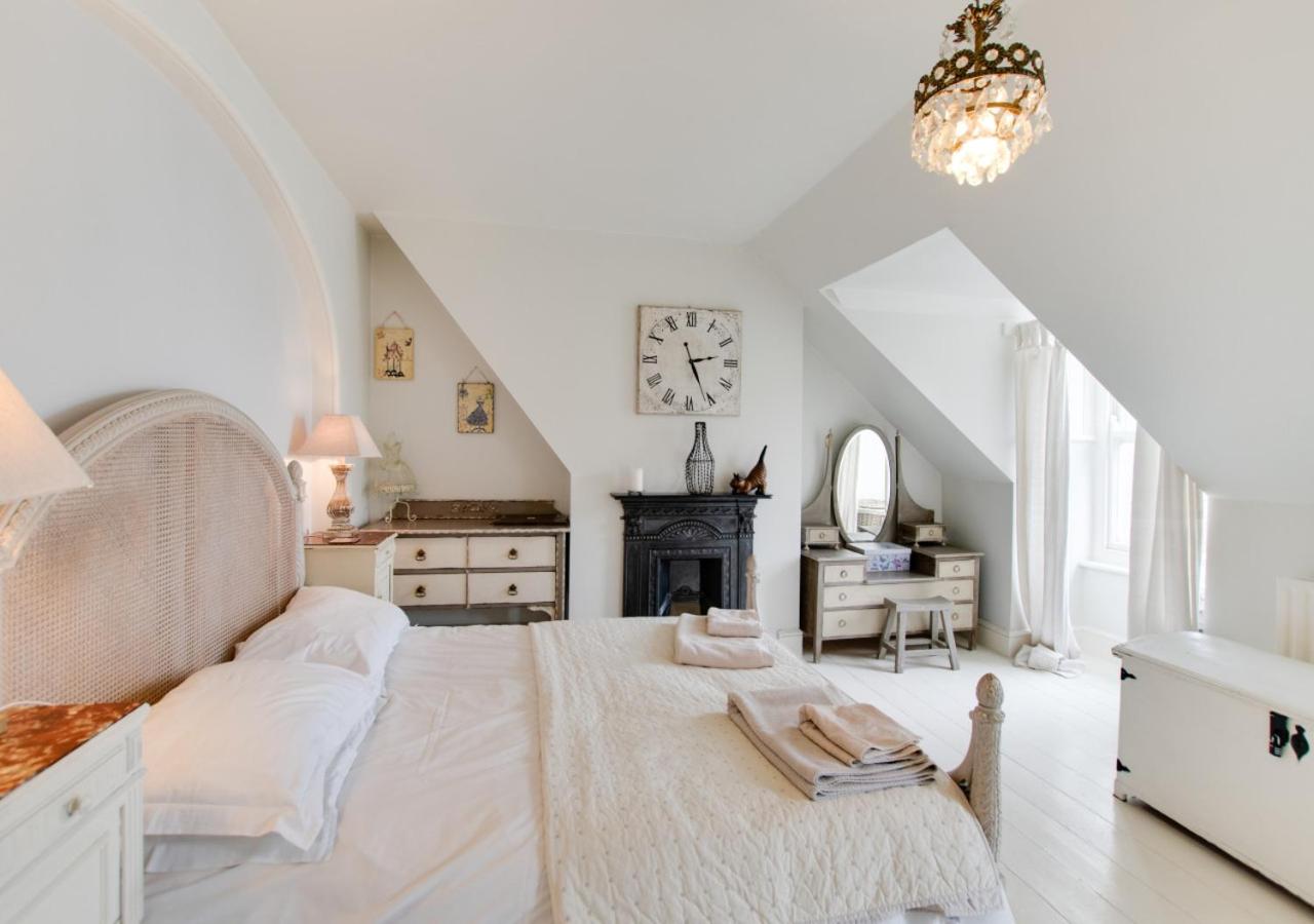 3 Bed in Swanage oc-wy621