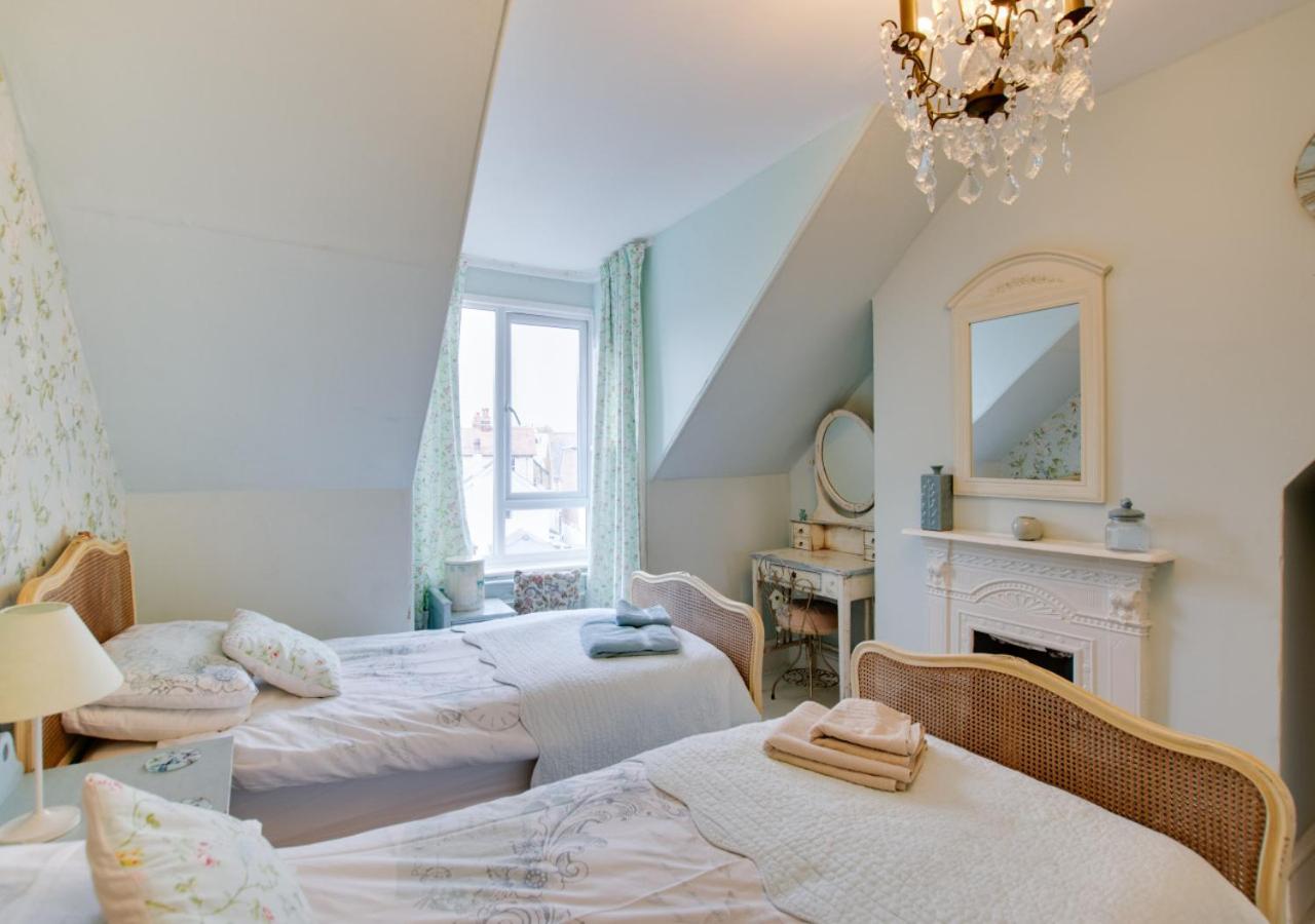 3 Bed in Swanage oc-wy621
