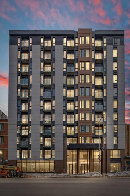 Initial-Matisse- Quebec-parking and pool
