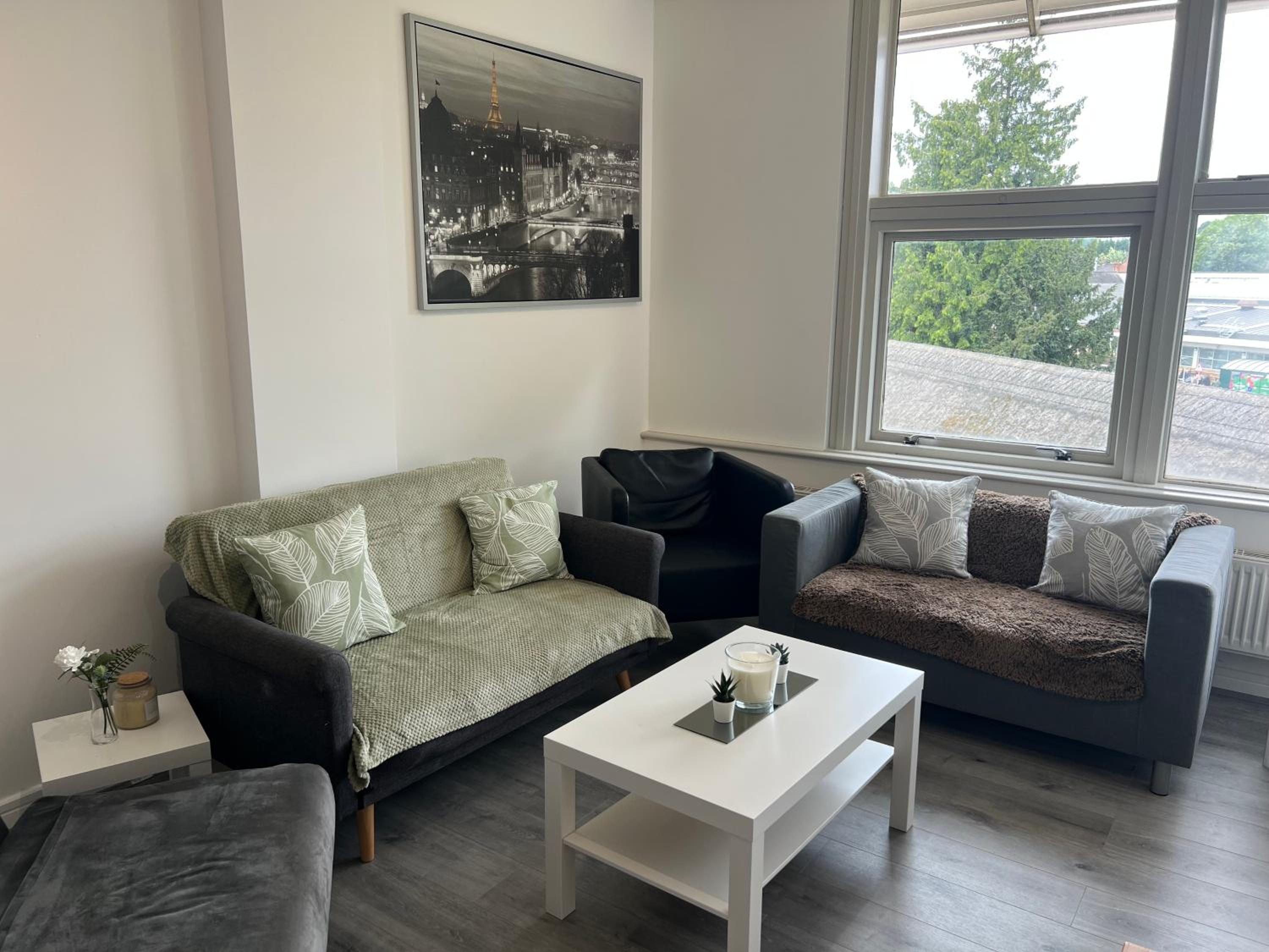 3 Bedroom Flat in Town Centre Wellingborough view 2