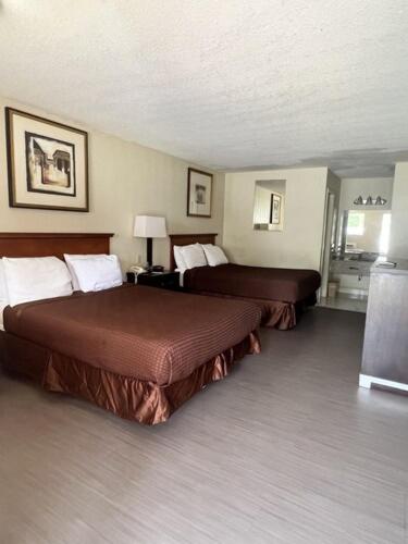 Victoria Vacations - Americas Best Value Inn - Edna - Property Image 5