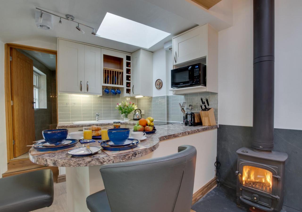 1 Bed in Clappersgate oc-gl083