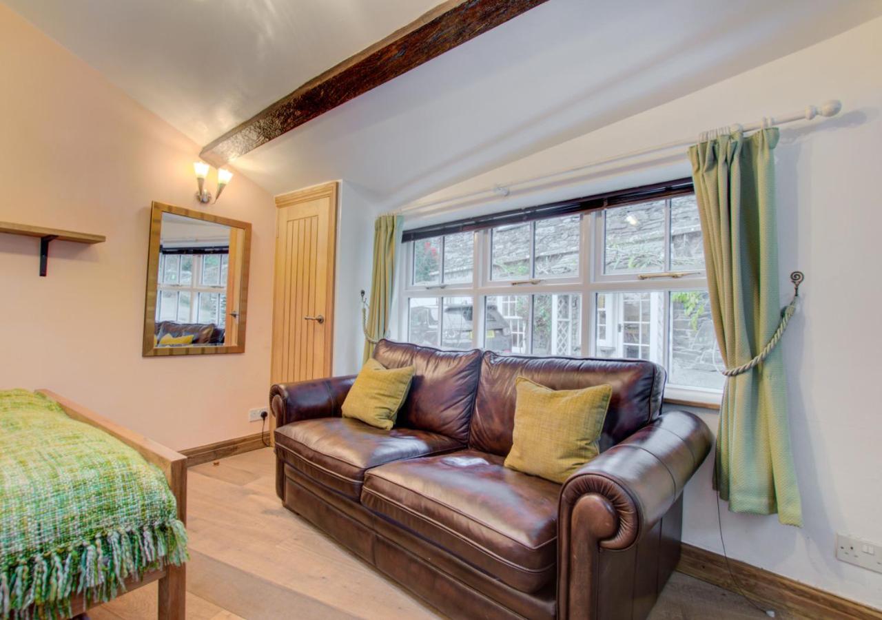 1 Bed in Clappersgate oc-gl083