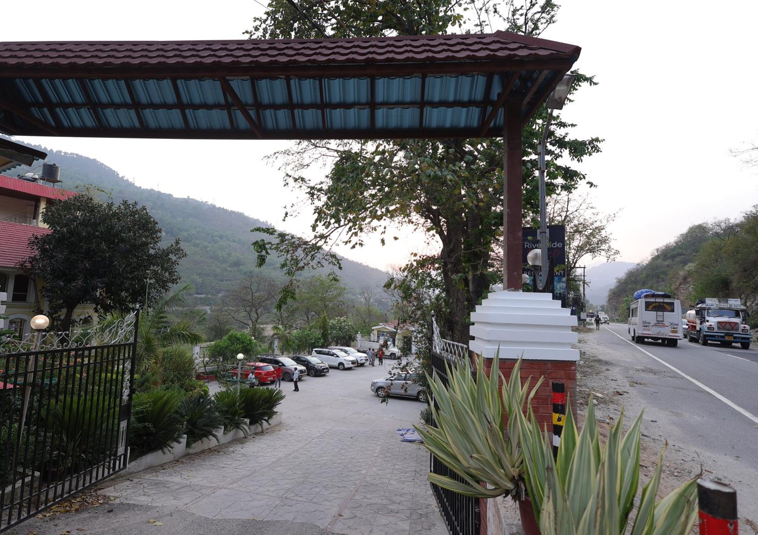 Riverside Resorts