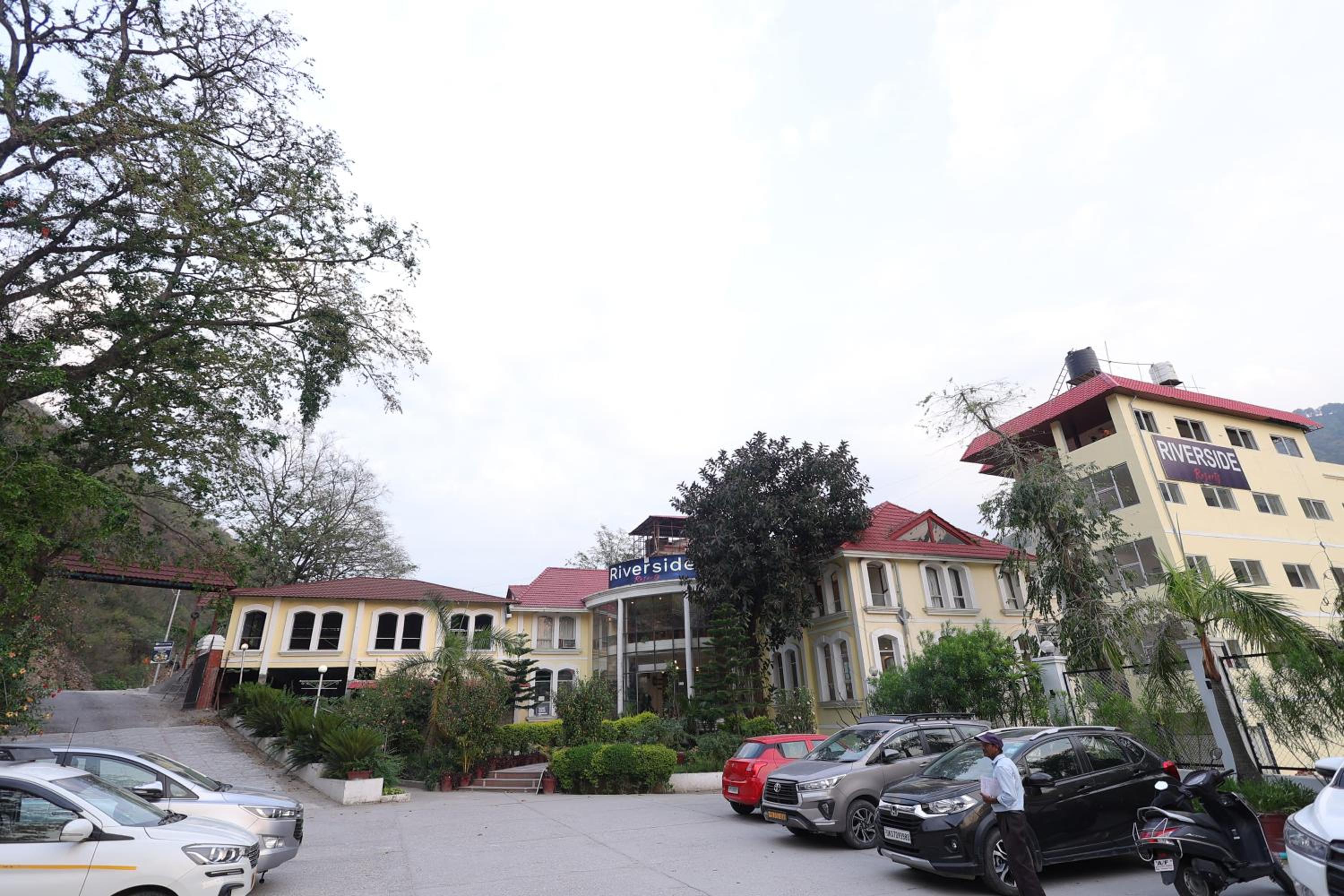 Riverside Resorts