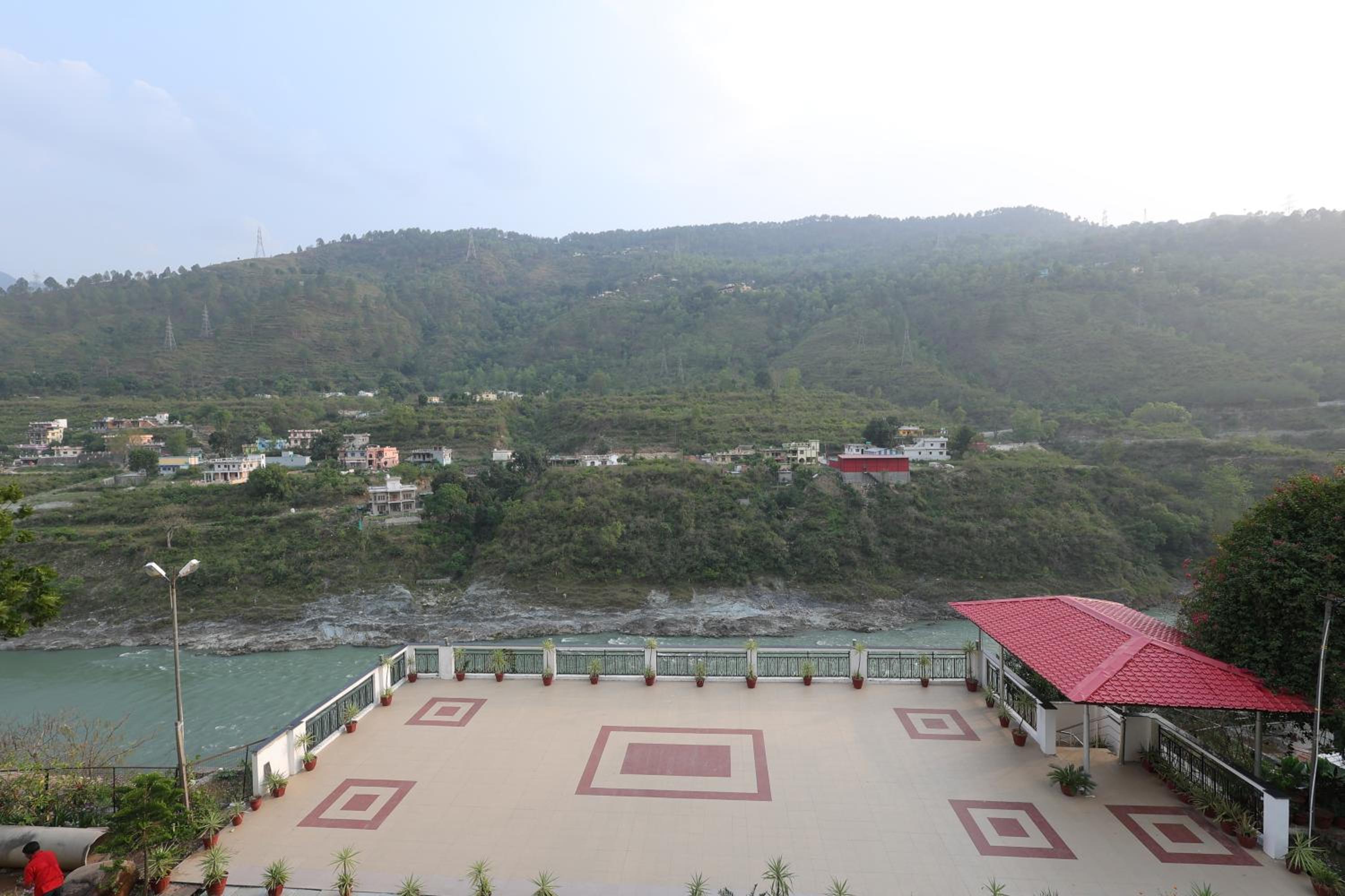 Riverside Resorts