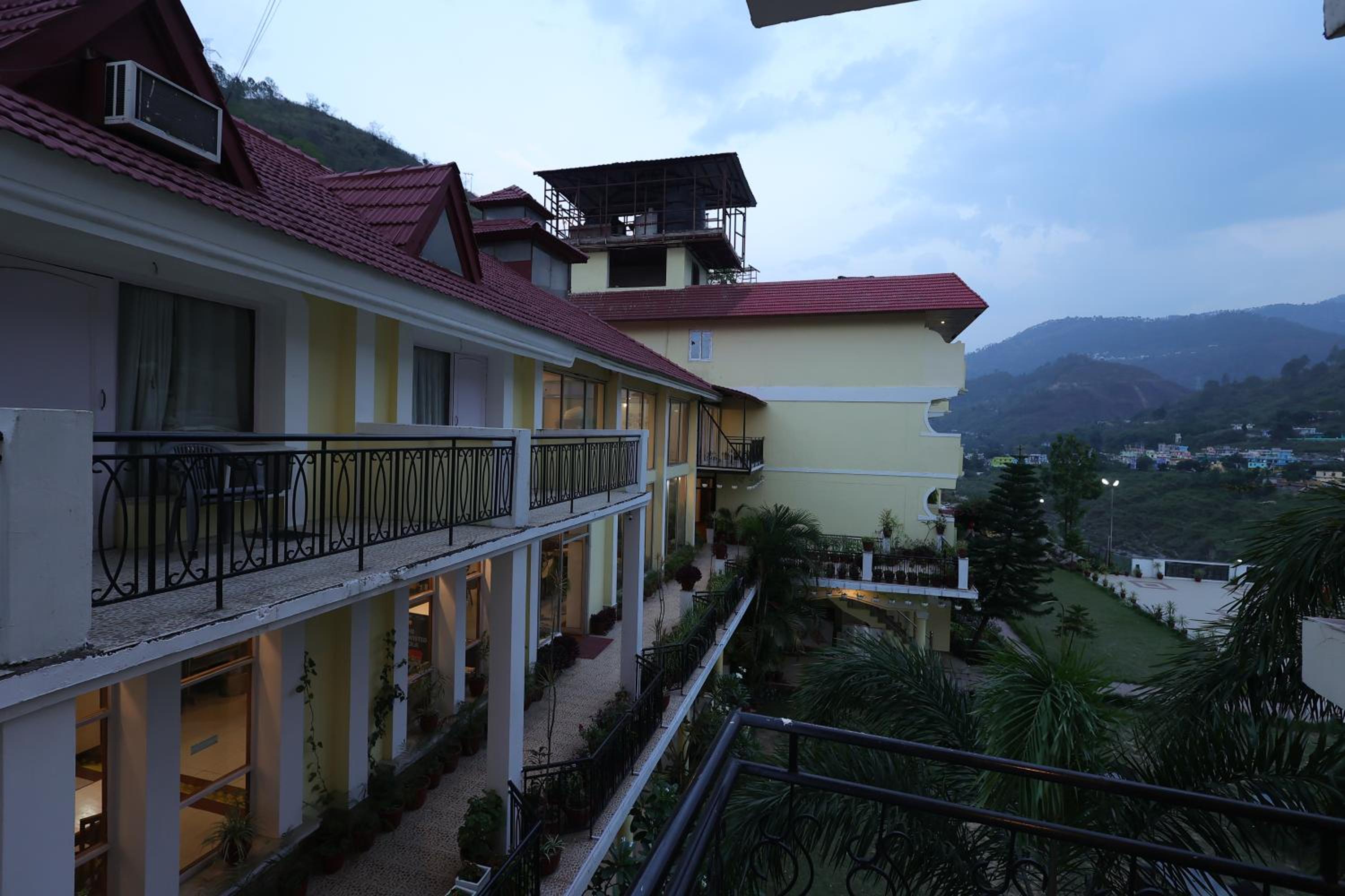 Riverside Resorts