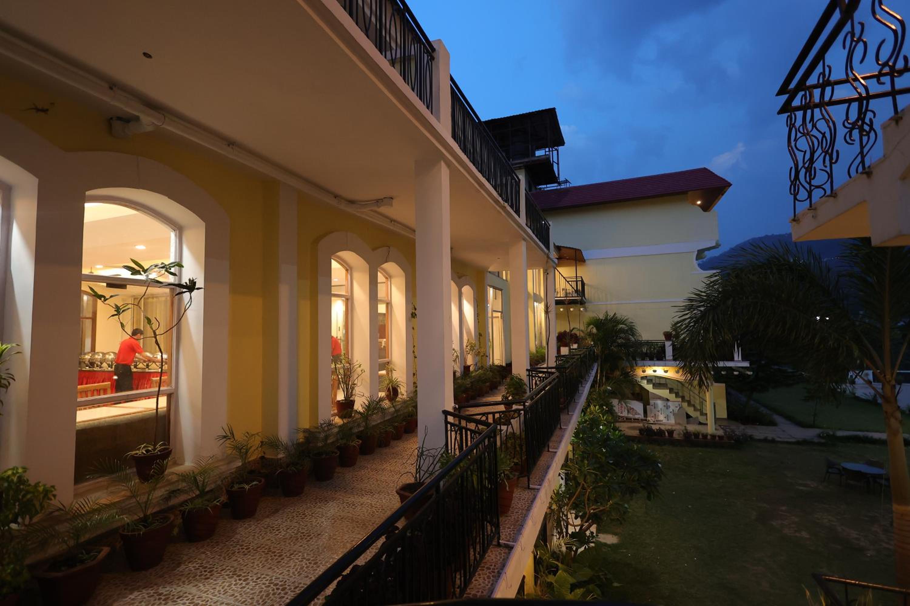 Riverside Resorts