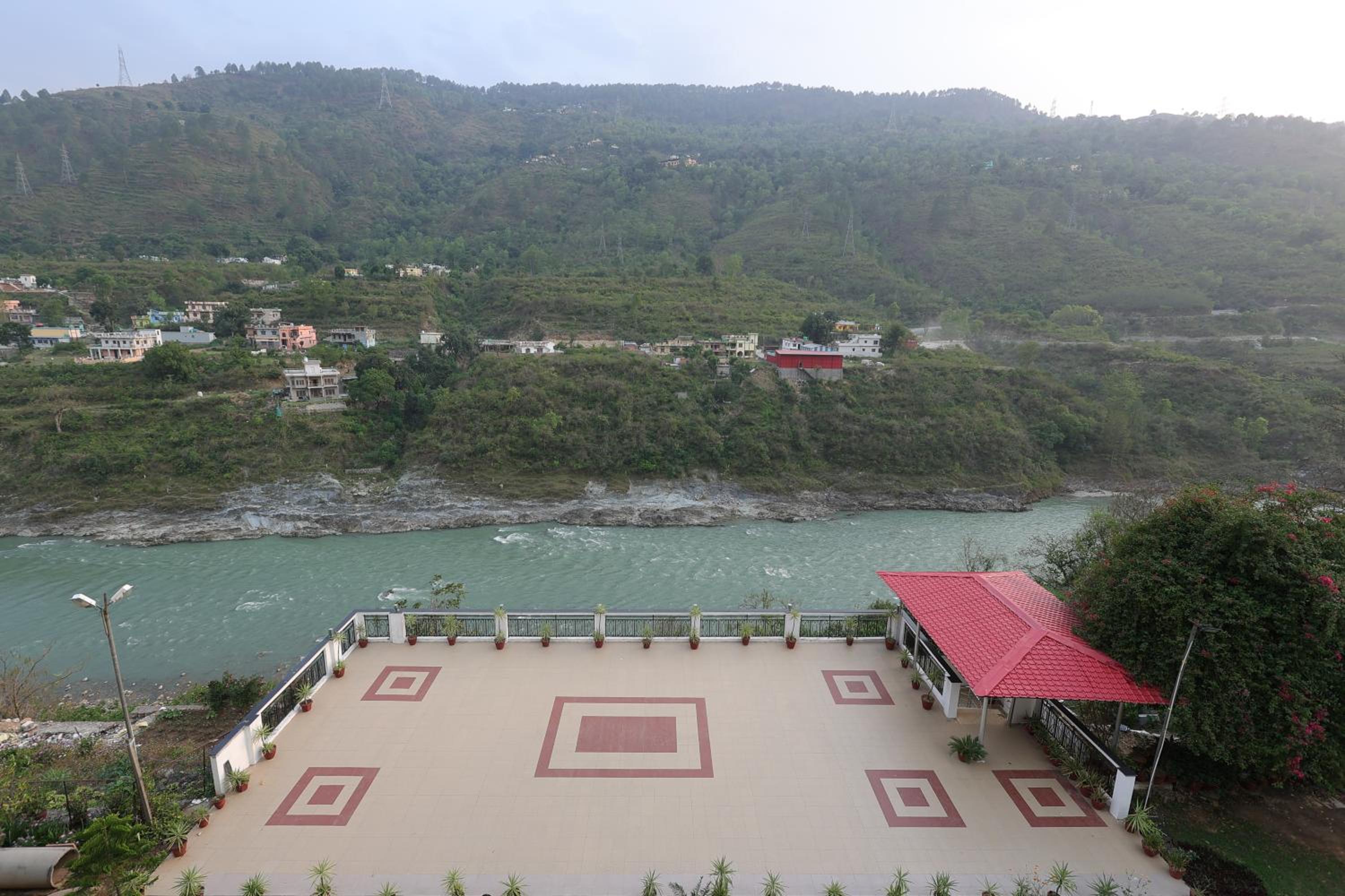 Riverside Resorts