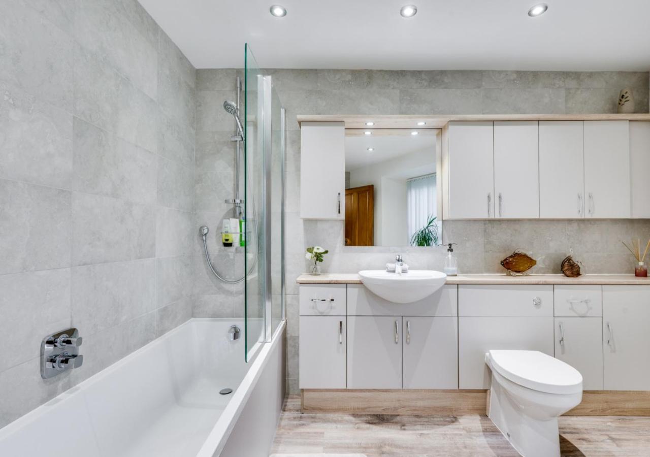 4 Bed in Windermere oc-gl130