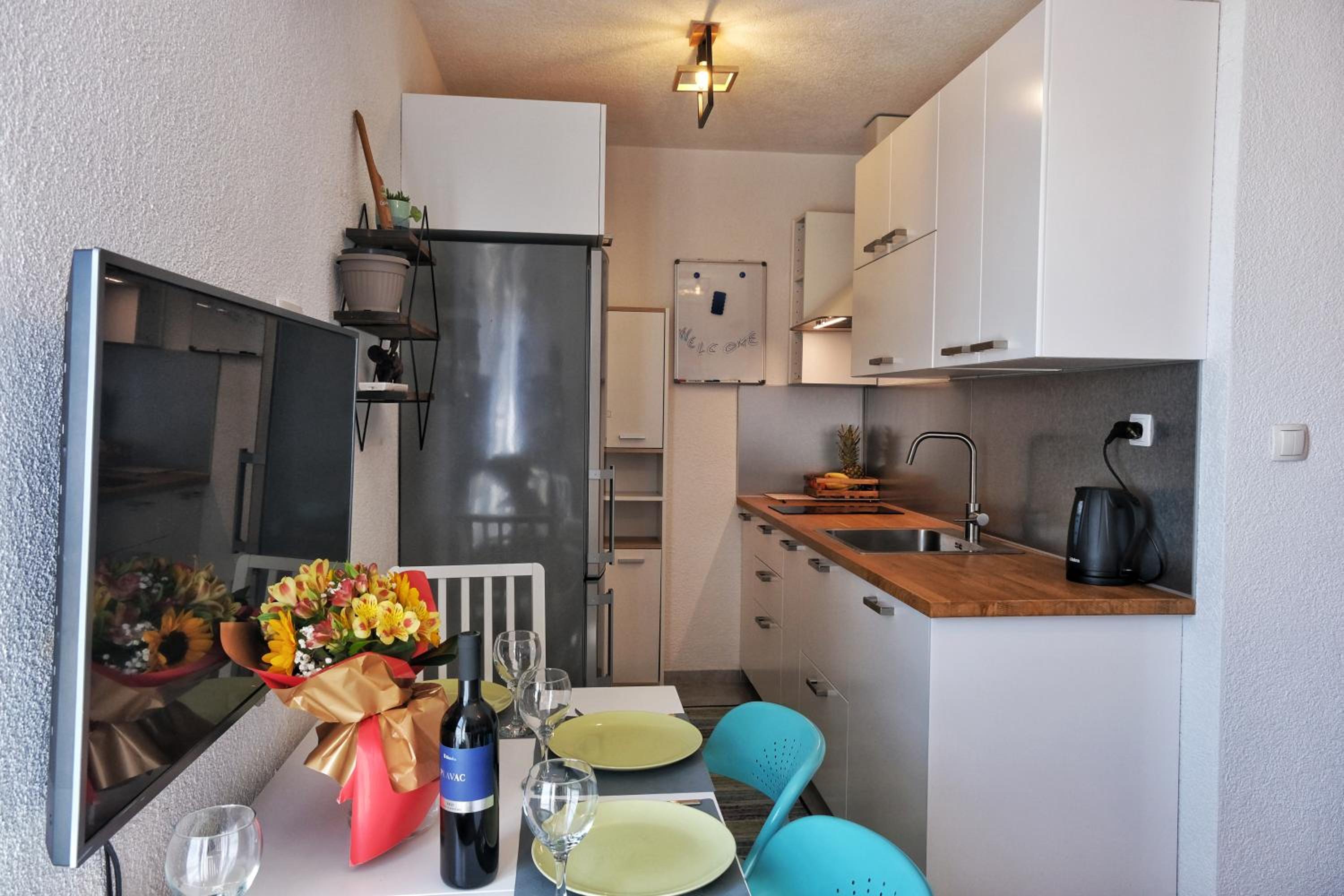 Apartment Banjino Split view 2