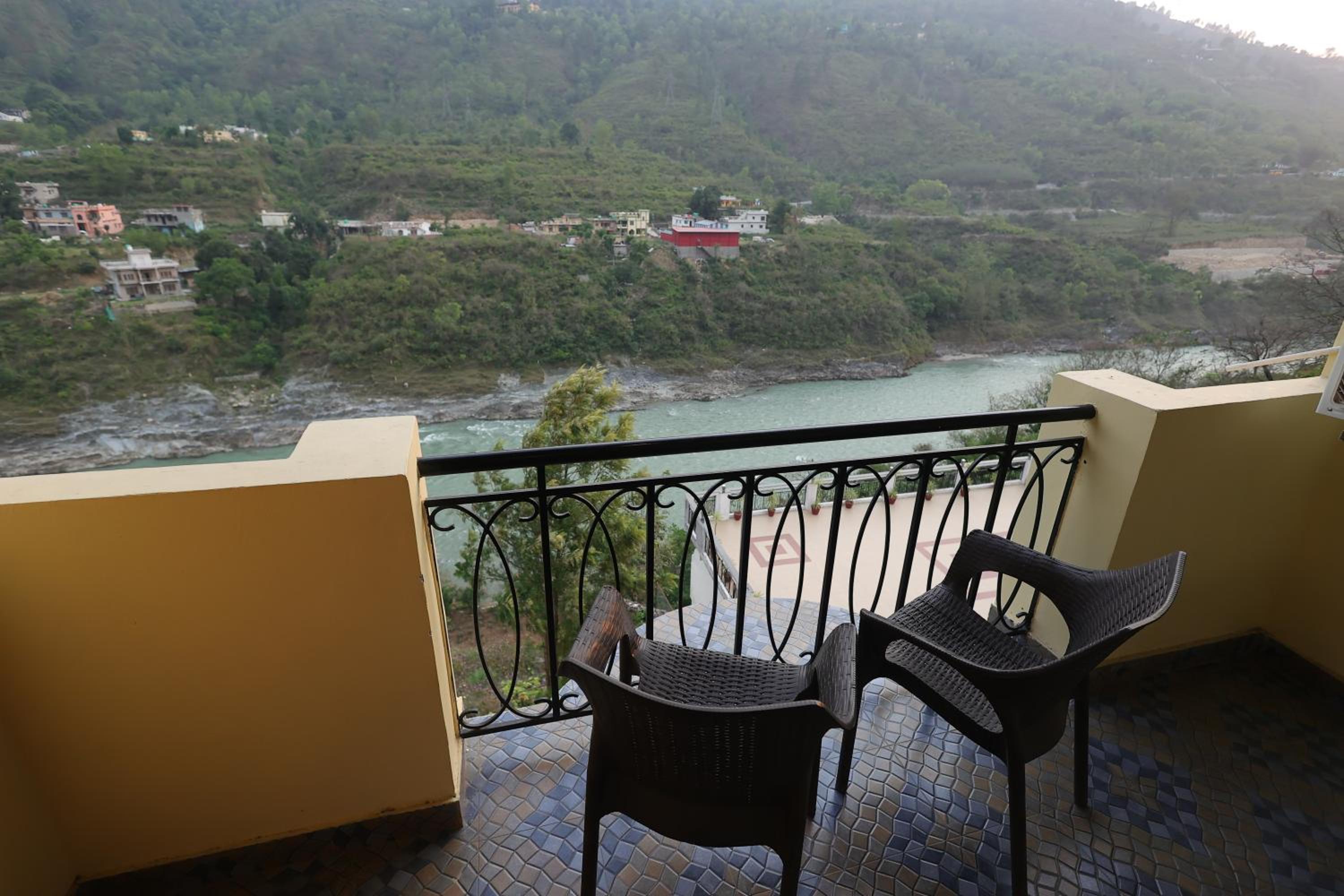 Riverside Resorts