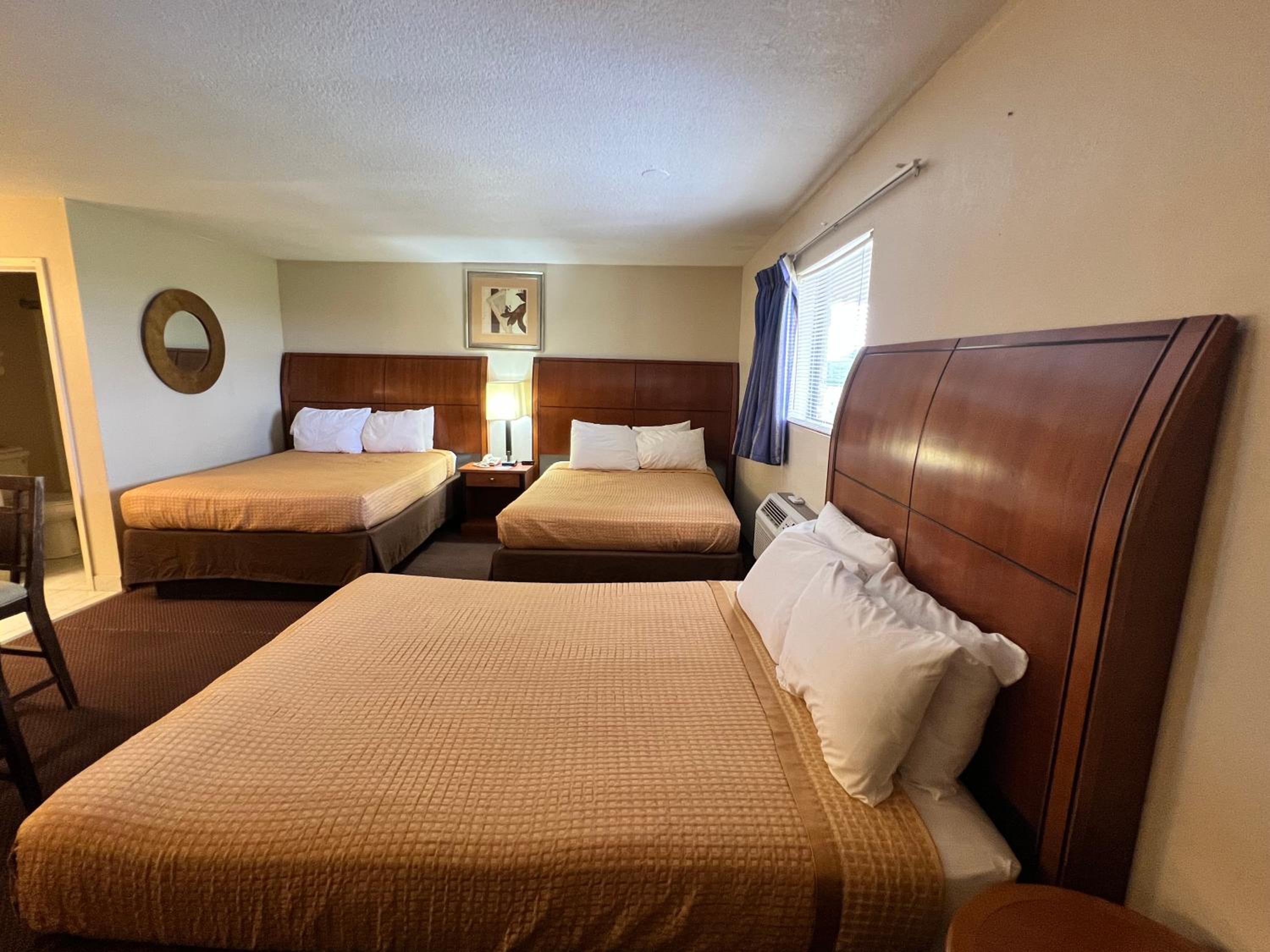 Americas Best Value Inn - Edna - Property Image 9