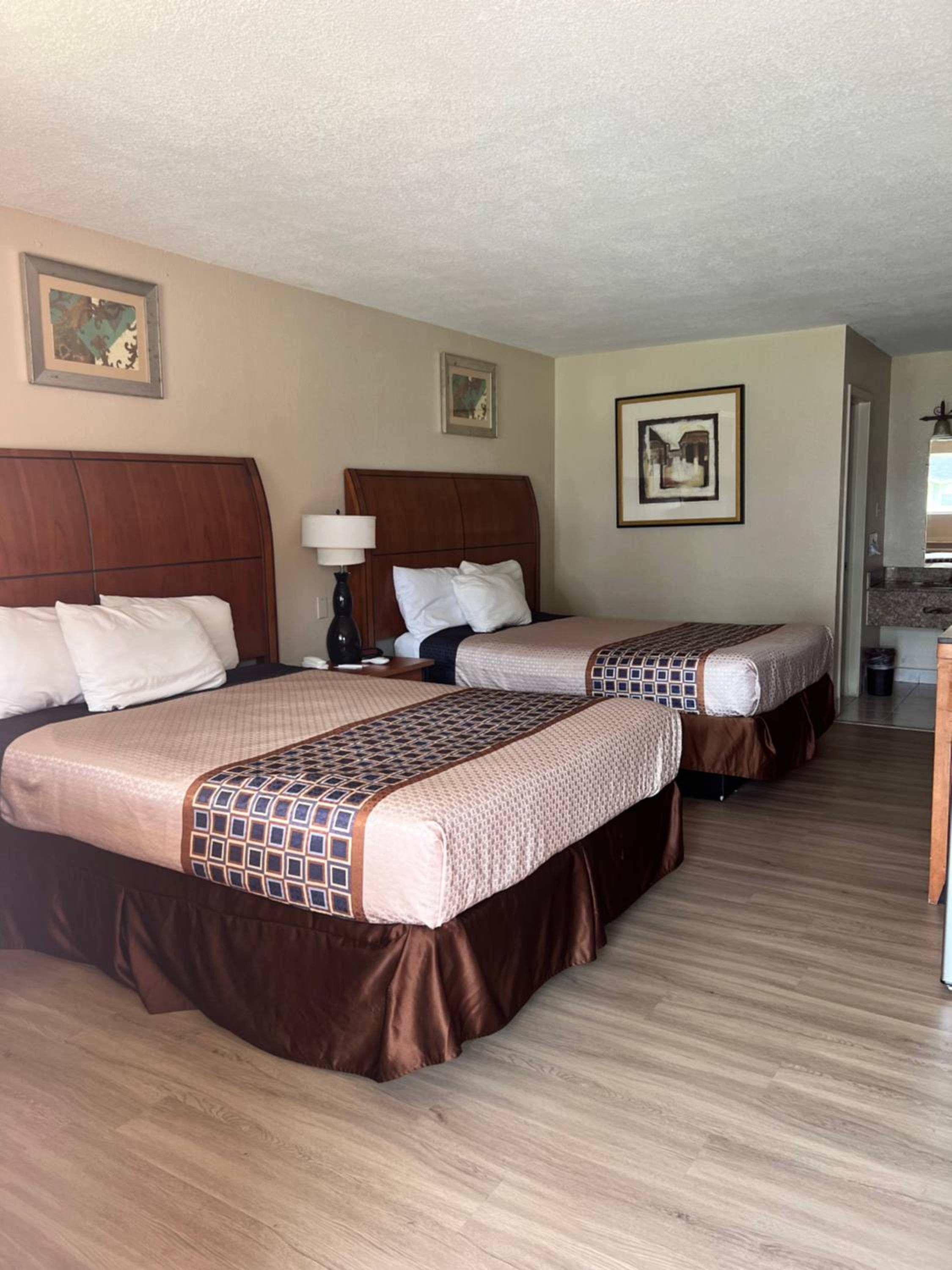 Americas Best Value Inn - Edna - Property Image 7