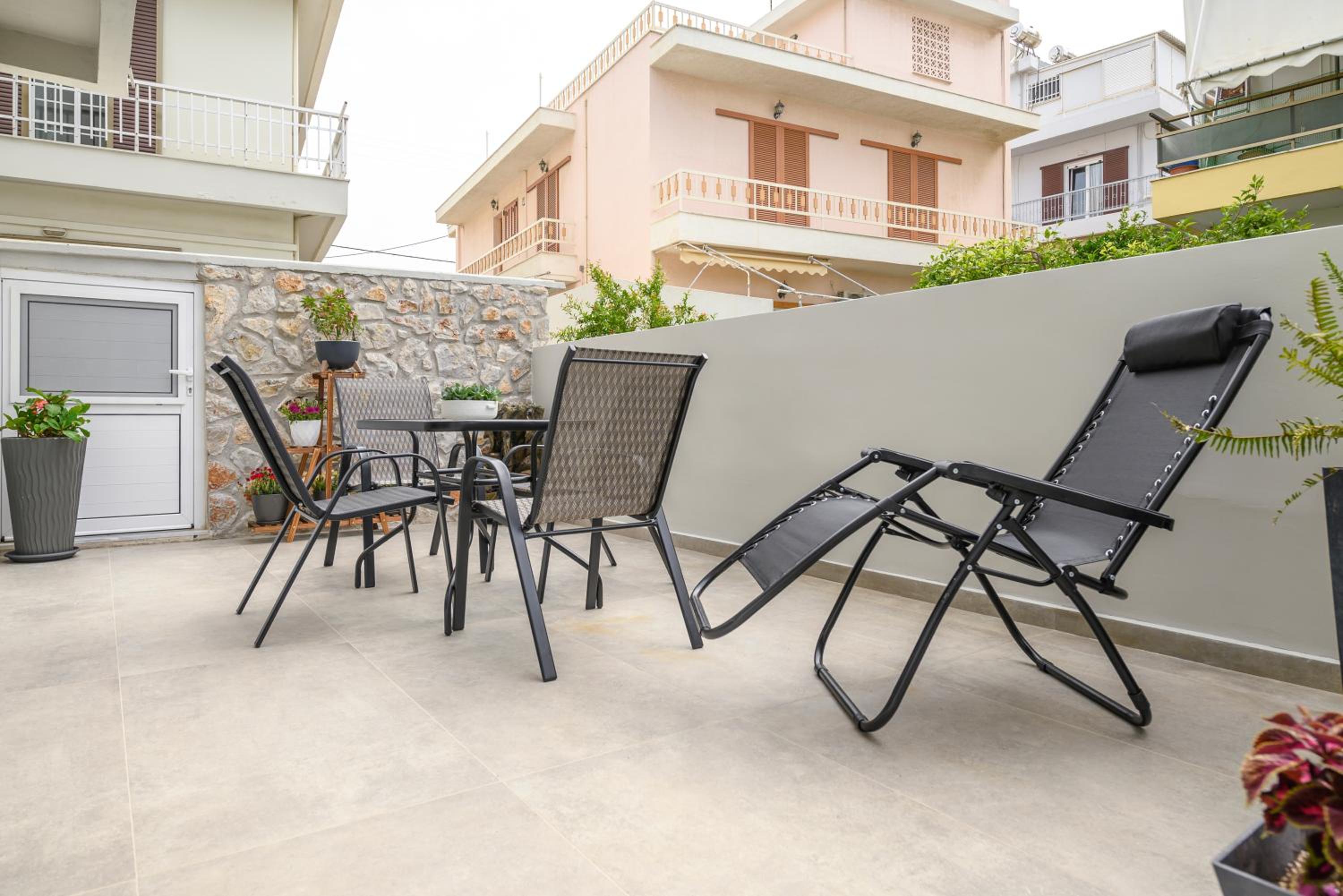 Aetherius Executive Suite 5 Min to BEACH photo 2