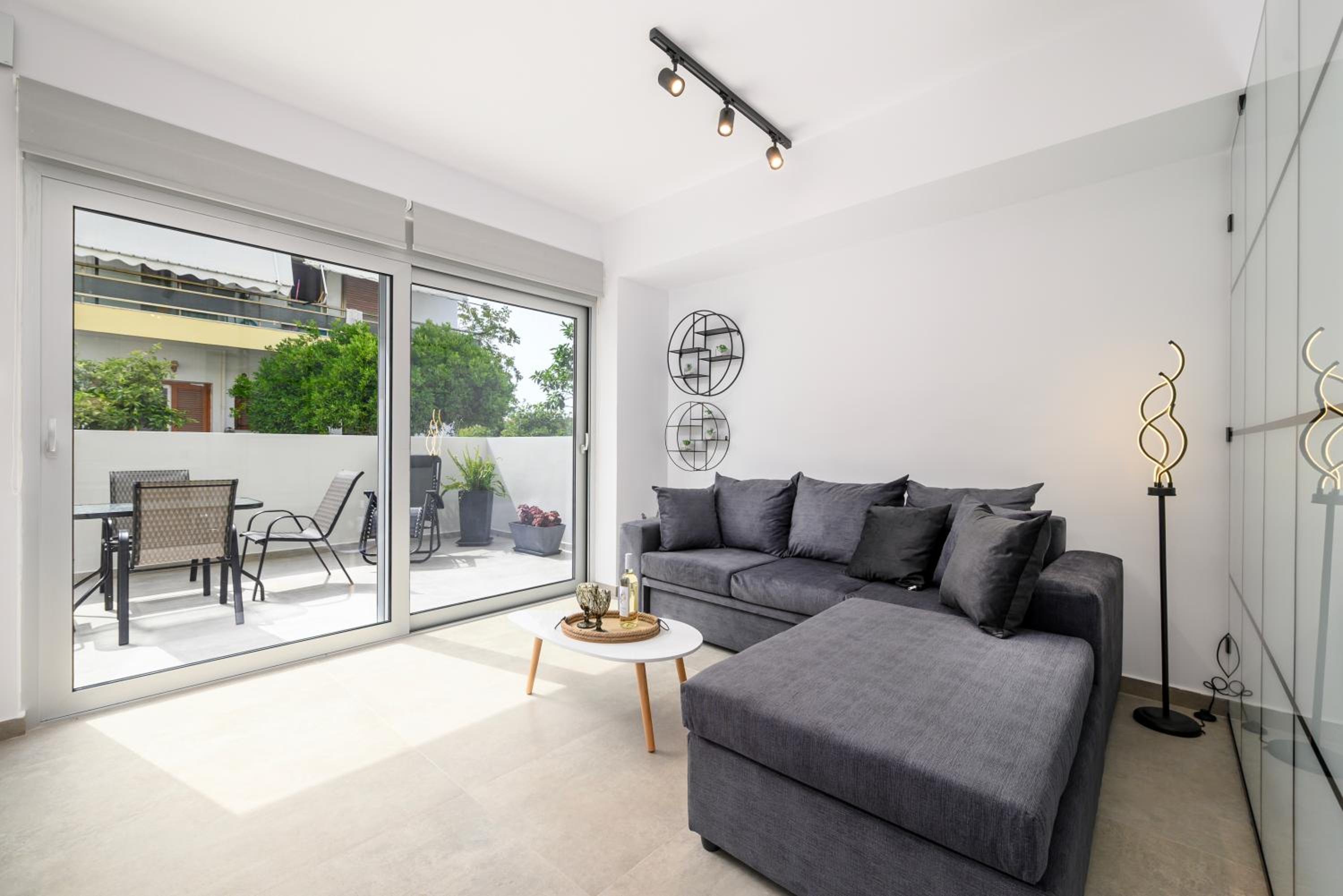 Aetherius Executive Suite 5 Min to BEACH photo 5