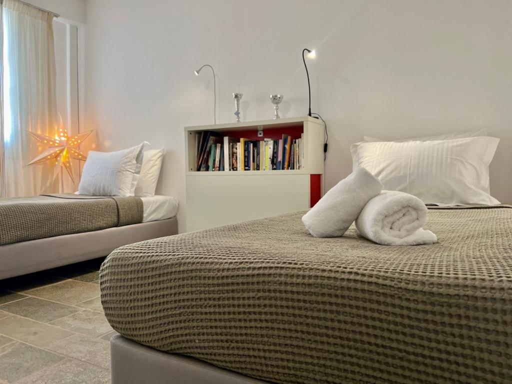 Hermione Hills Luxury Cottage by Goutos Luxury Living