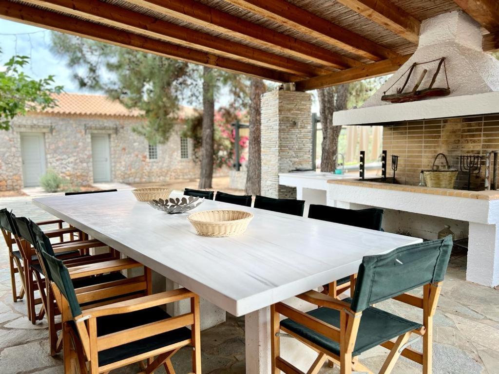 Hermione Hills Luxury Cottage by Goutos Luxury Living