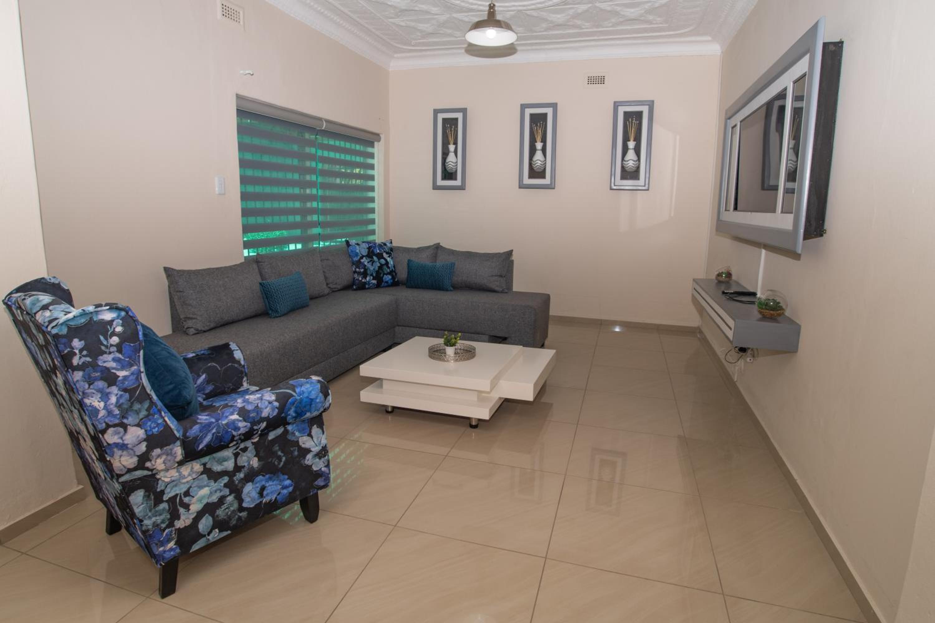 Hotel Colourfully Cosy