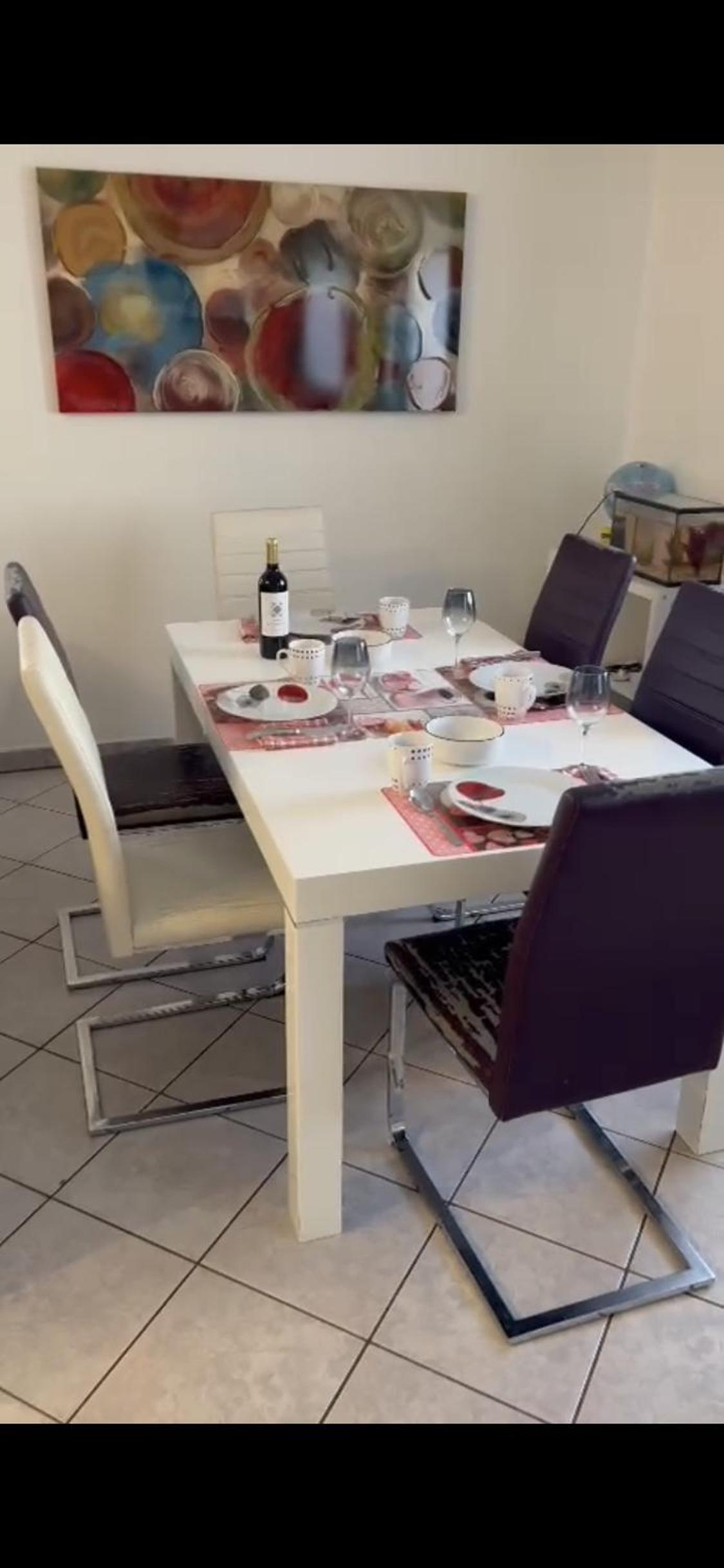 Large Room in Schuttrange Free Parking 10mins to Airport Excellent Customer Services