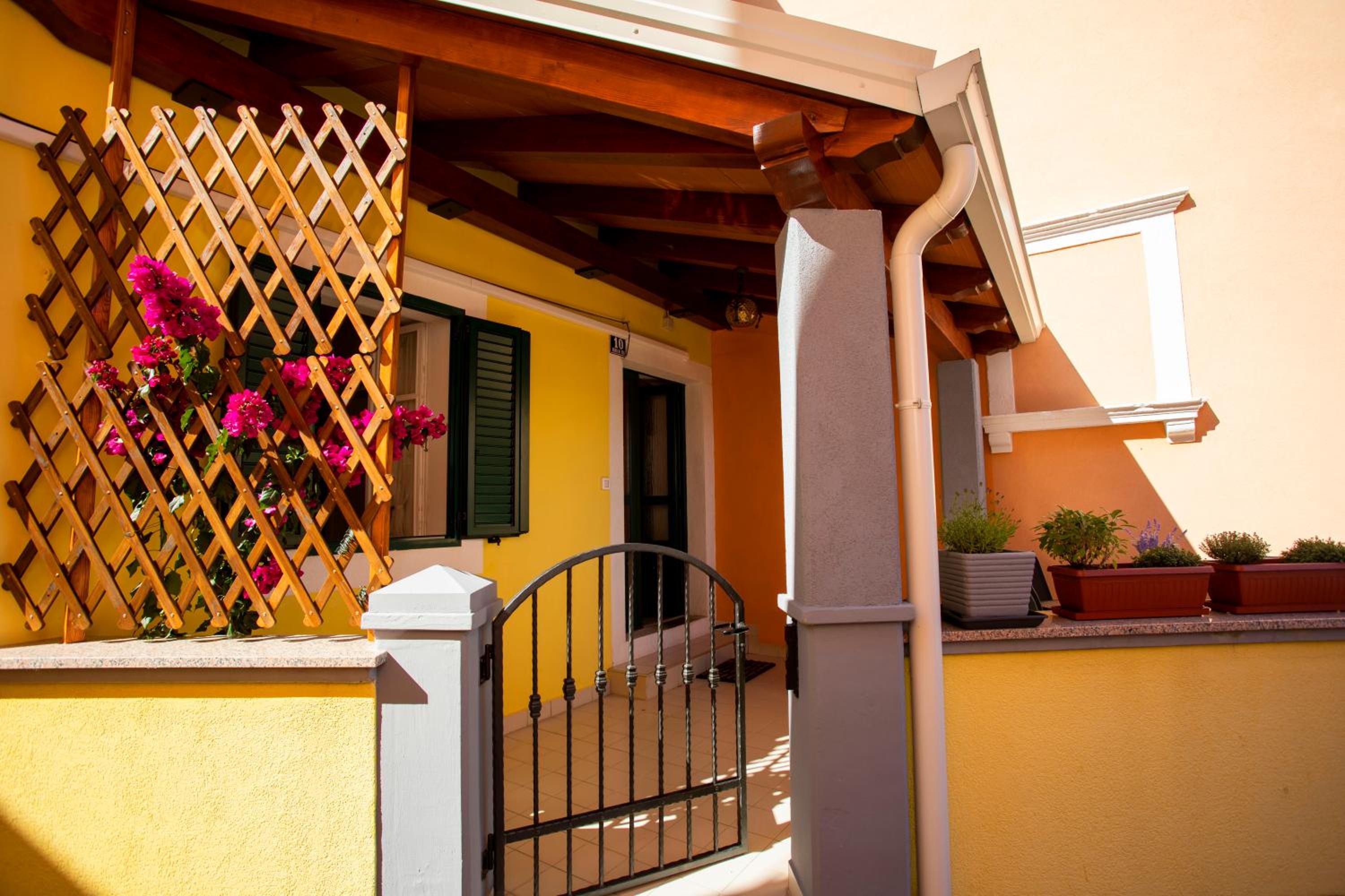 Casa Santo e Albina Rabac view 4