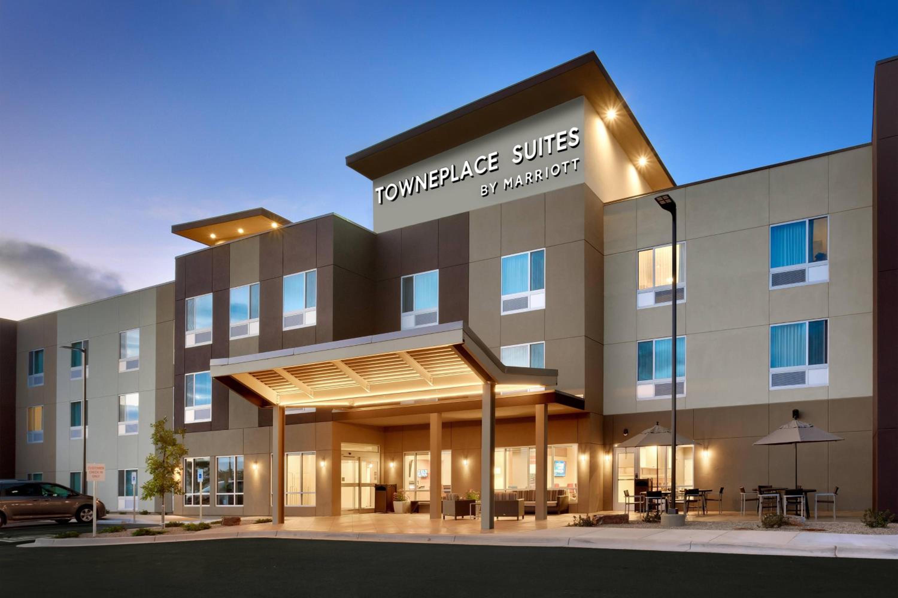 Clovis Vacations - TownePlace Suites by Marriott Clovis - Property Image 11