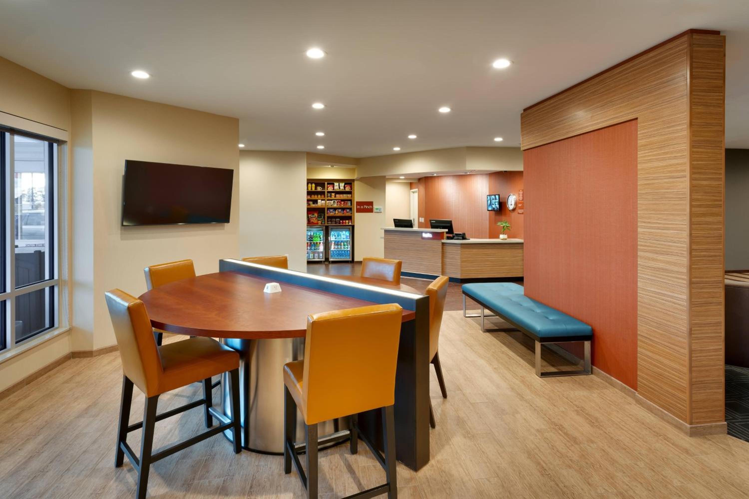 Clovis Vacations - TownePlace Suites by Marriott Clovis - Property Image 5