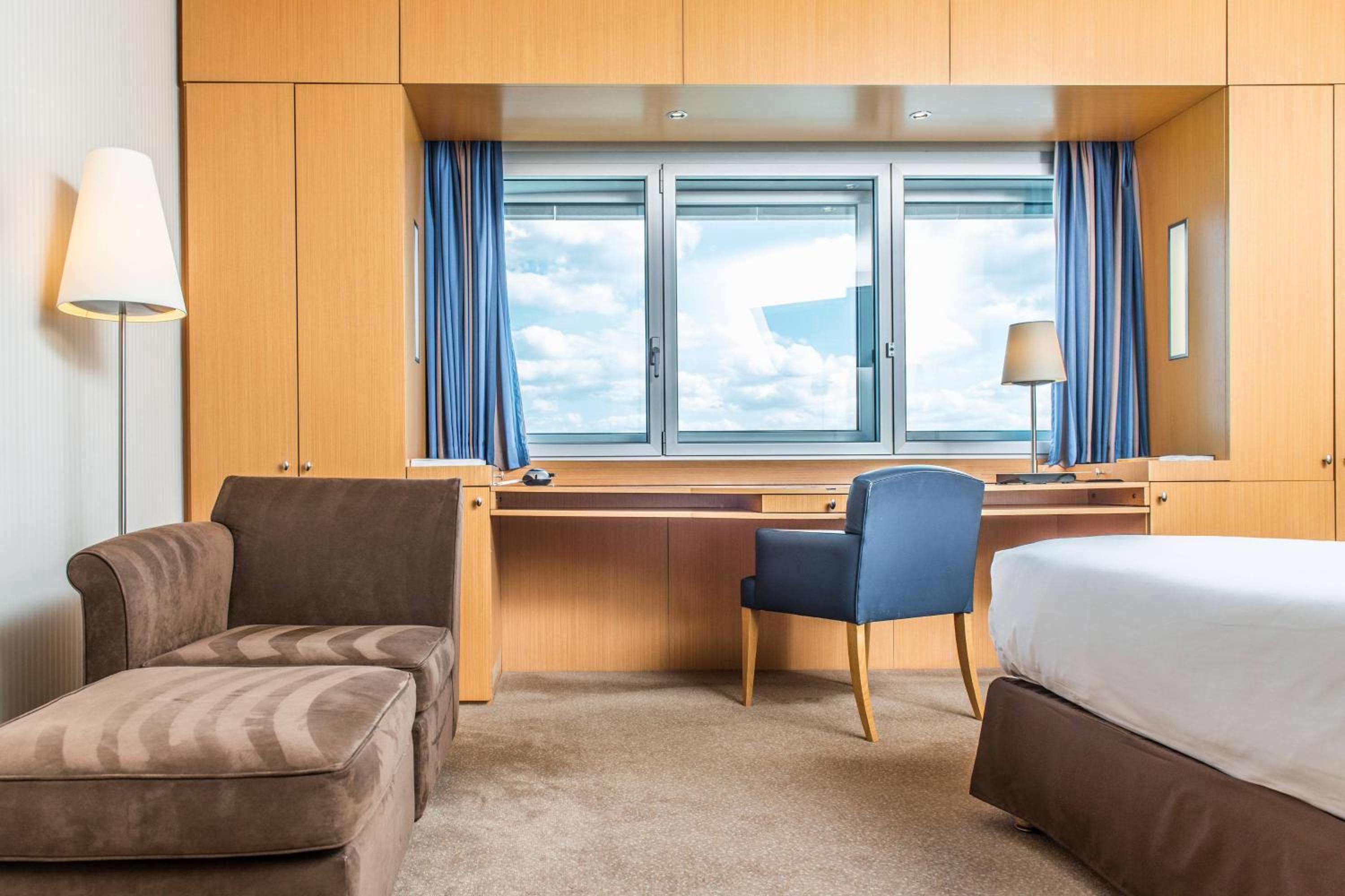 Roissy-en-France Vacations - Sheraton Paris Charles de Gaulle Airport Hotel - Property Image 38