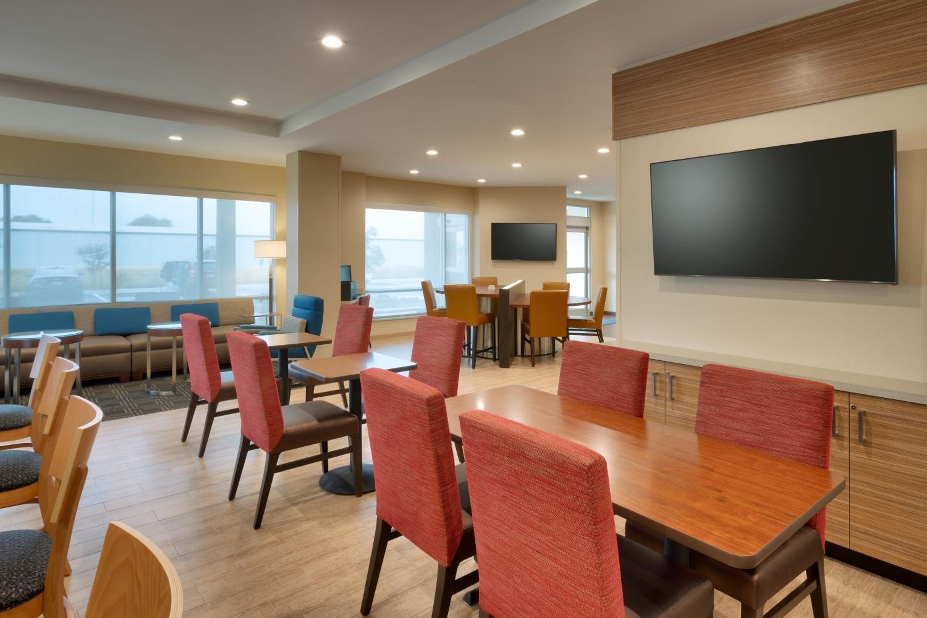 Clovis Vacations - TownePlace Suites by Marriott Clovis - Property Image 7