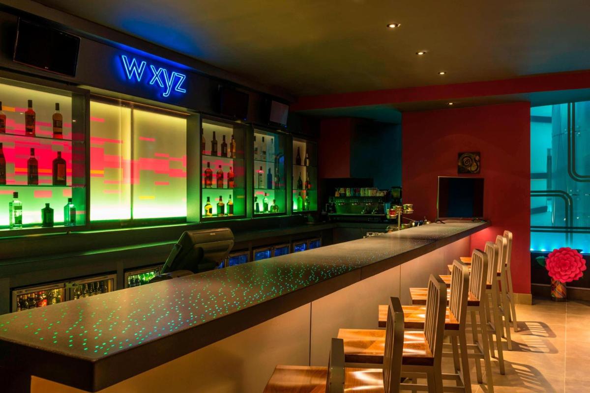 bar