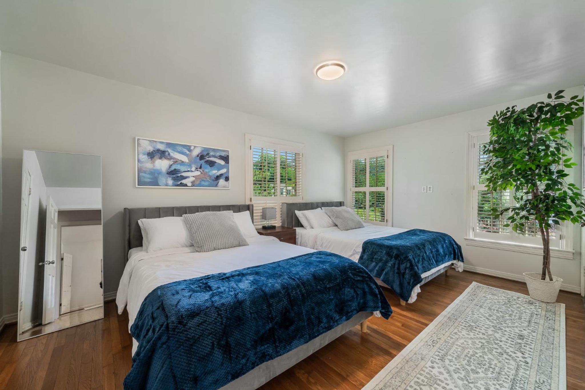 Sunset House - Luxury Pool and Hot Tub Retreat - Property Image 12