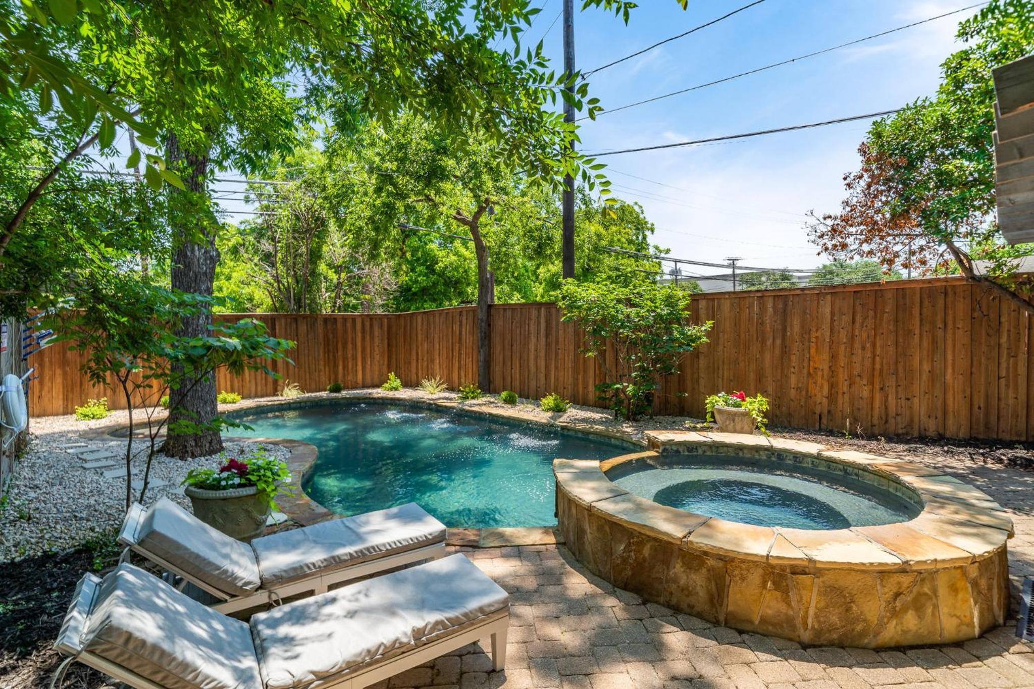 Sunset House - Luxury Pool and Hot Tub Retreat - Property Image 15