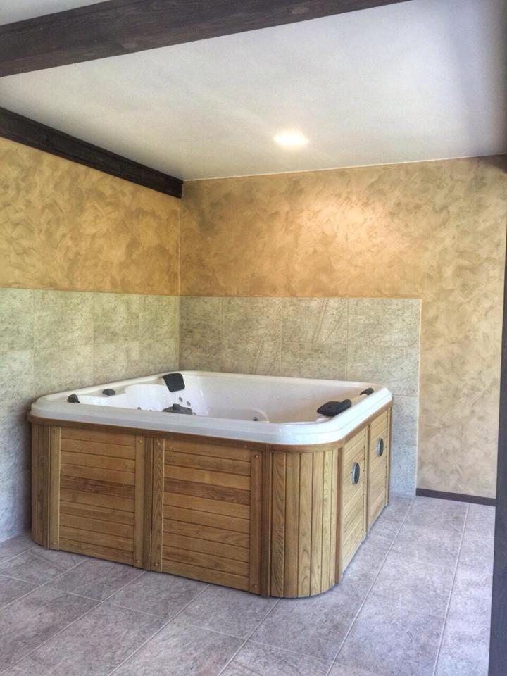 Valevtsi Mount Lodge - 365 days hot outdoor pool -
