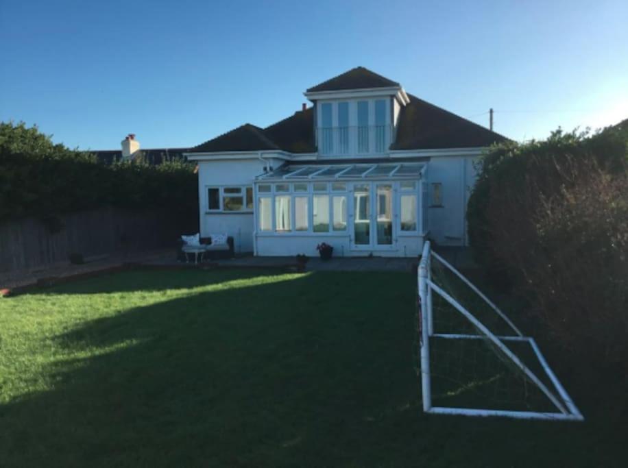 2100 Sq Ft Beach House with large garden view 5