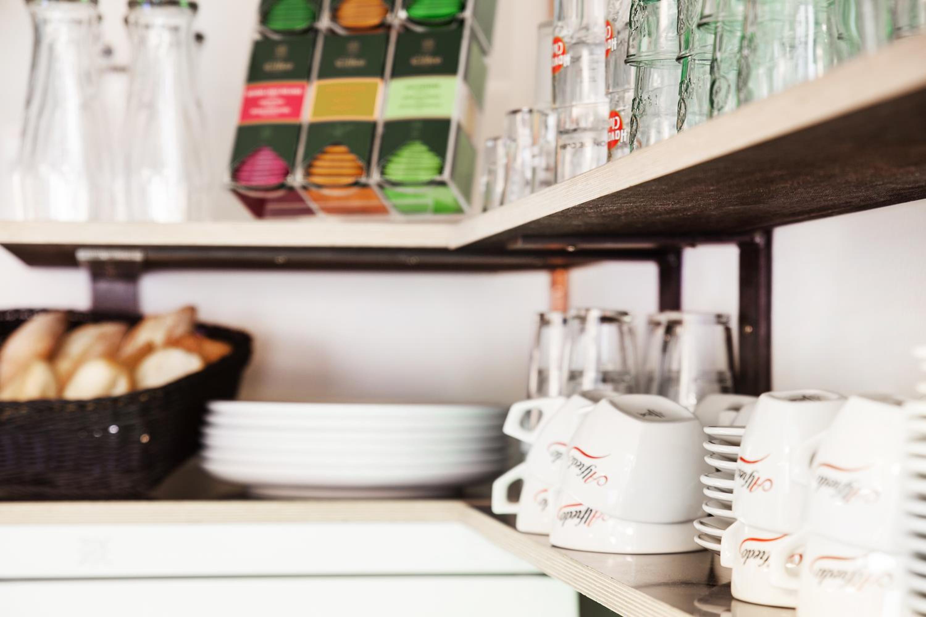 Five Reasons Hostel & Hotel