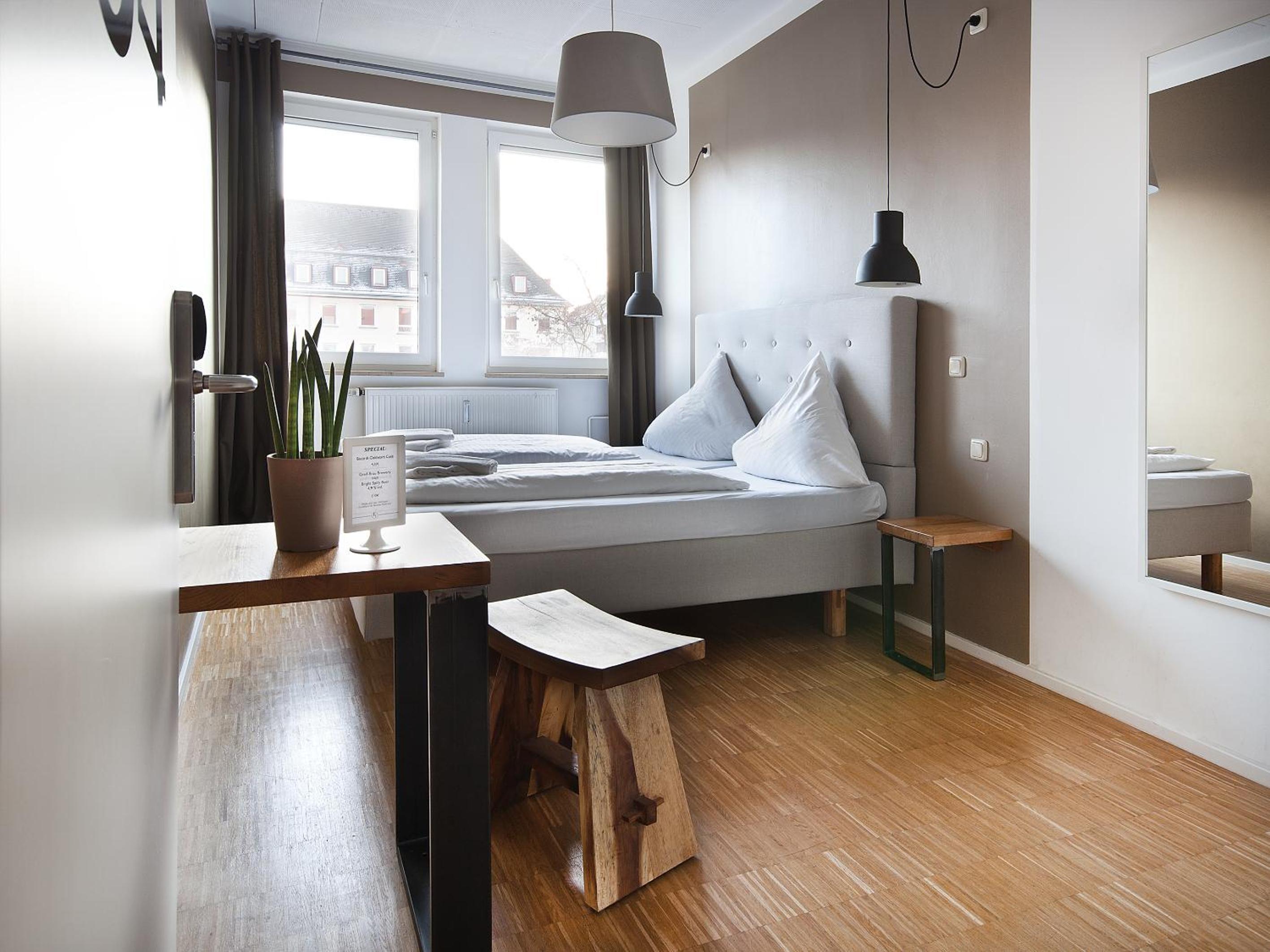 Five Reasons Hostel & Hotel
