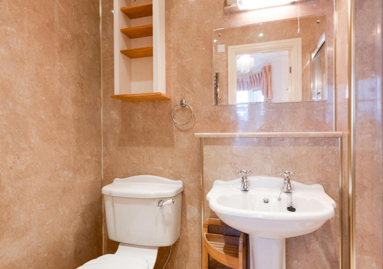 6 Bed in Keswick oc-ld177