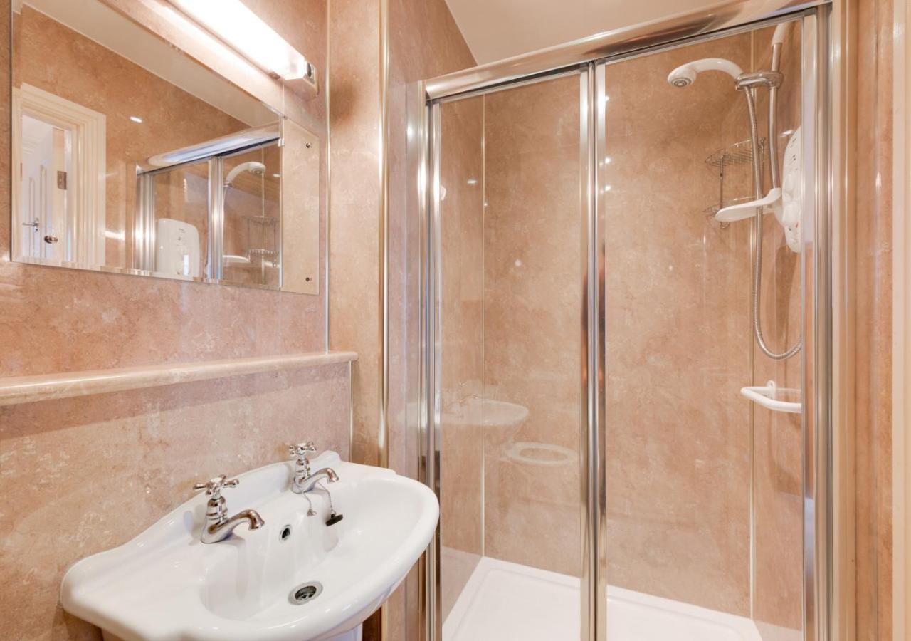 6 Bed in Keswick oc-ld177
