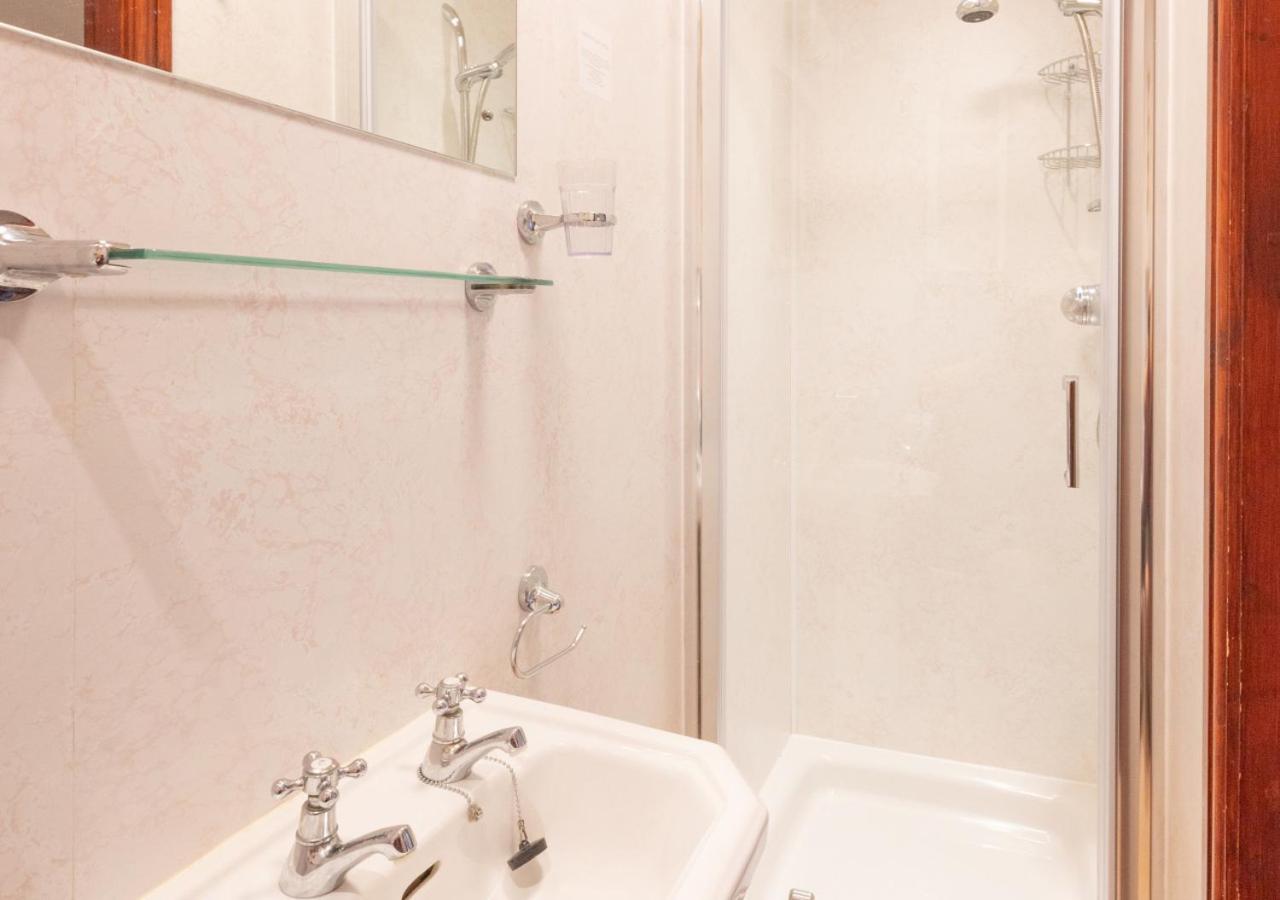 6 Bed in Keswick oc-ld177