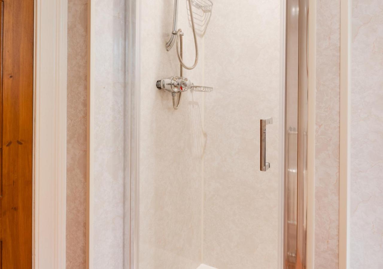 6 Bed in Keswick oc-ld177