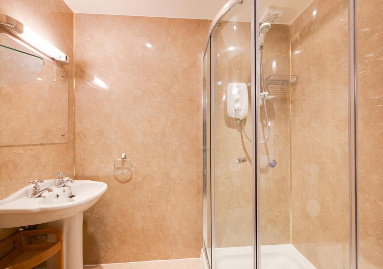 6 Bed in Keswick oc-ld177