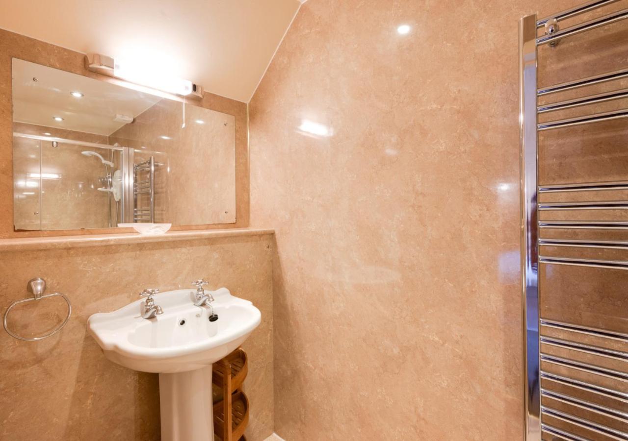 6 Bed in Keswick oc-ld177