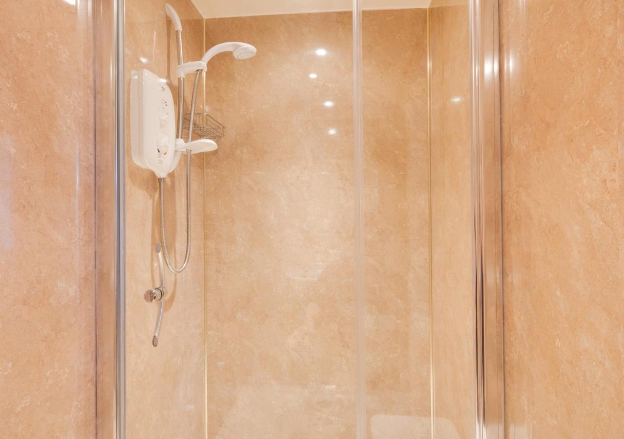 6 Bed in Keswick oc-ld177