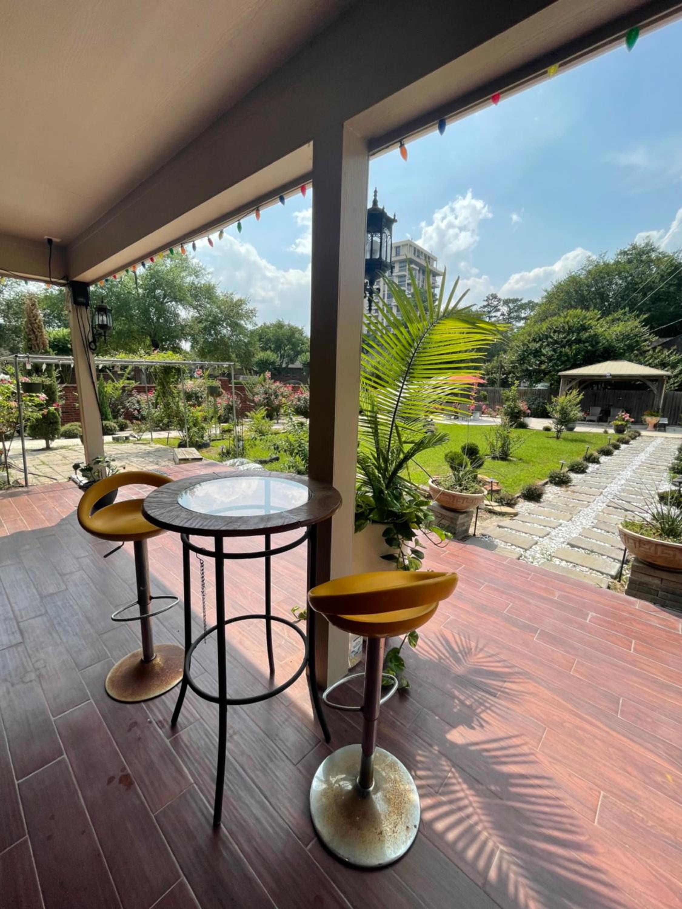 AFRA Home with huge garden Houston, Texas