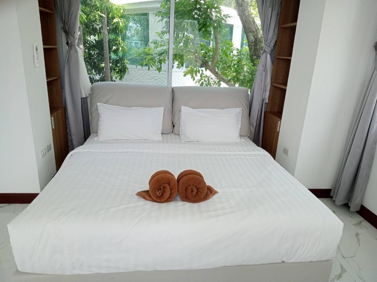 Baanmontra Beach Resort - Bankrut